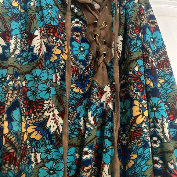 Cato Multicolor Lace-Up Floral Blouse - Picture 2 of 3